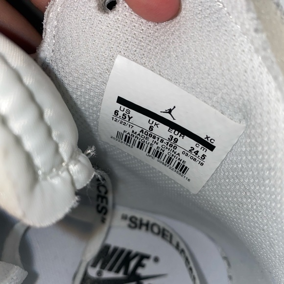 Jordan 1 Off-White - Picture 4 of 4